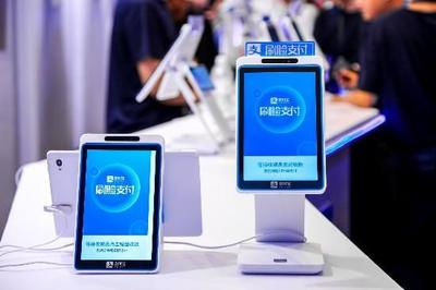 支付+時代 生態(tài)構(gòu)建與硬件革新下的雙雄博弈